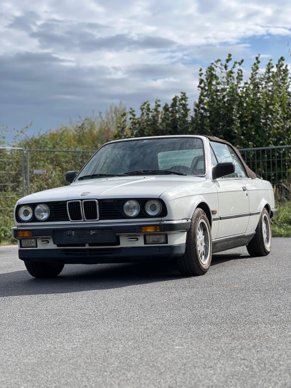 BMW 325 1989