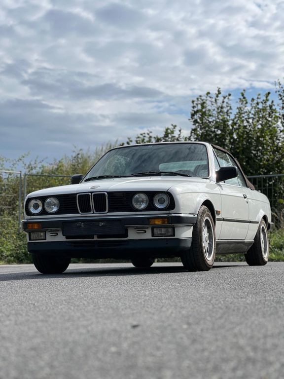 BMW 325 1989