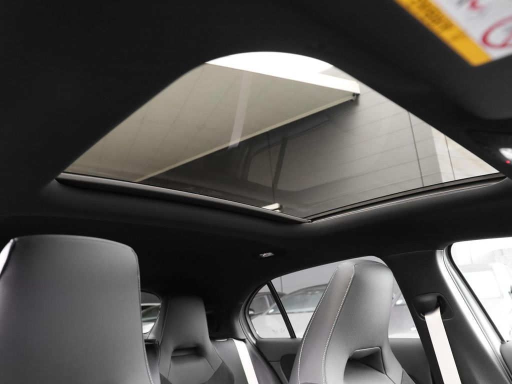 Mercedes-Benz A 200 2025