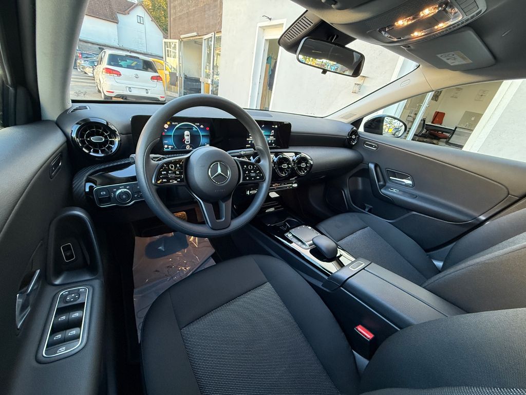 Mercedes-Benz A 180 2023