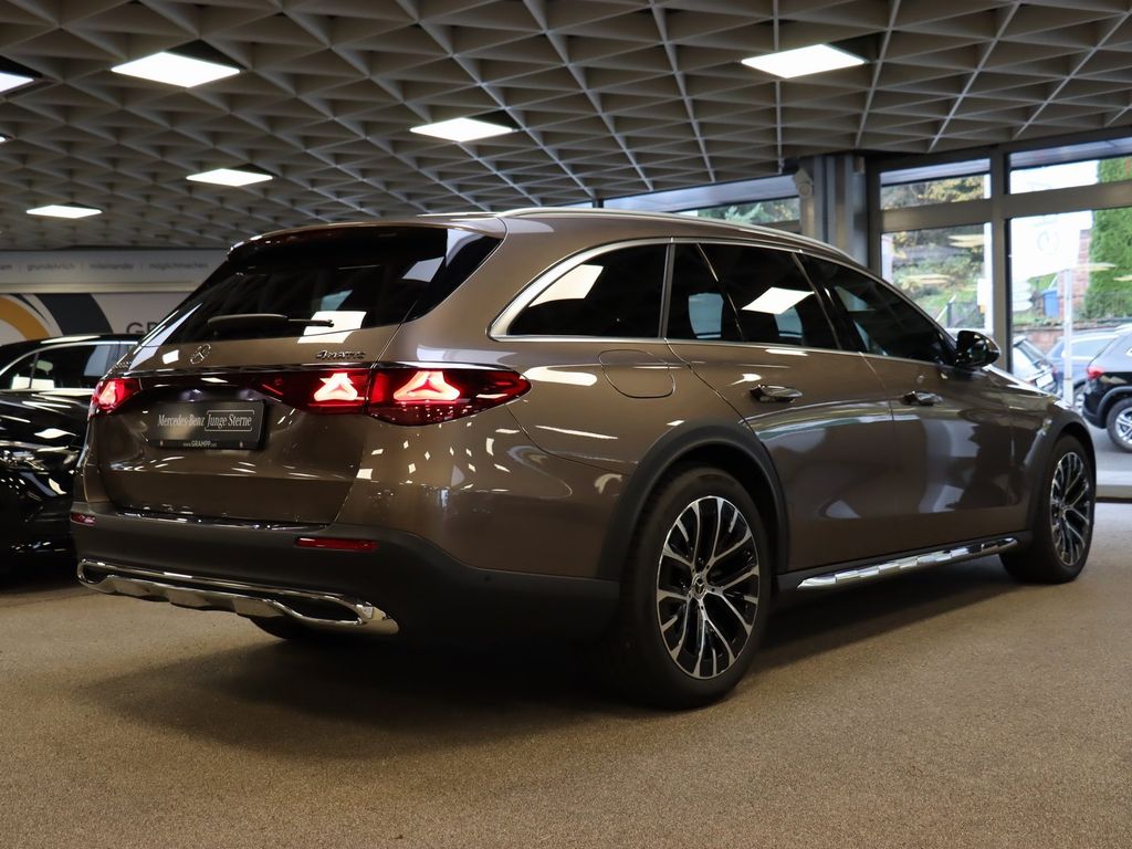 Mercedes-Benz E 220 2024