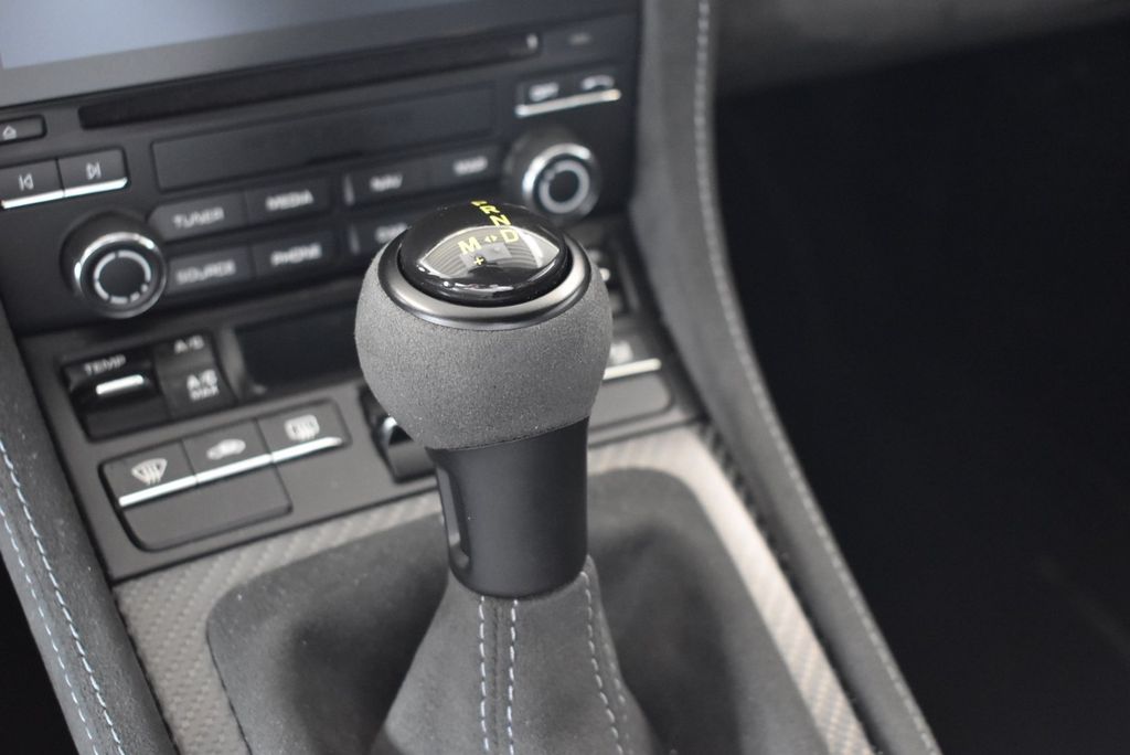 Porsche Cayman 2023