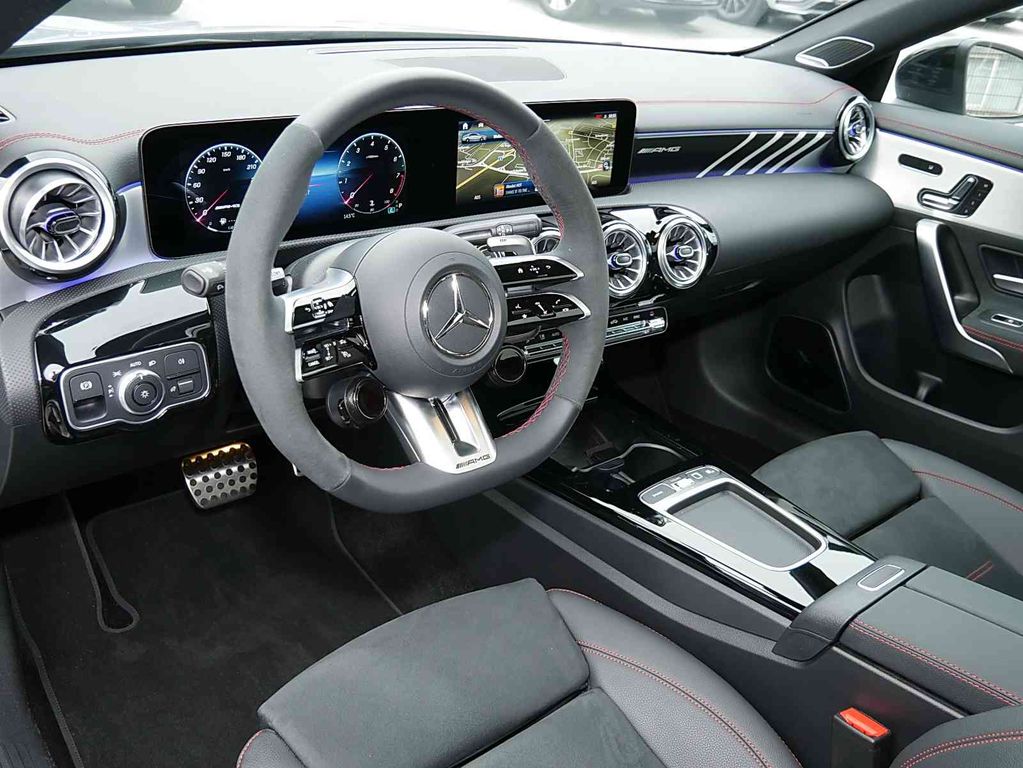 Mercedes-Benz CLA 45 AMG 2025