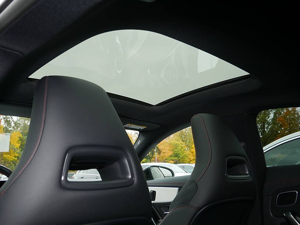 Mercedes-Benz CLA 45 AMG 2025