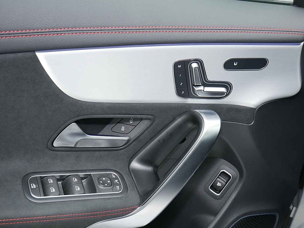 Mercedes-Benz CLA 45 AMG 2025