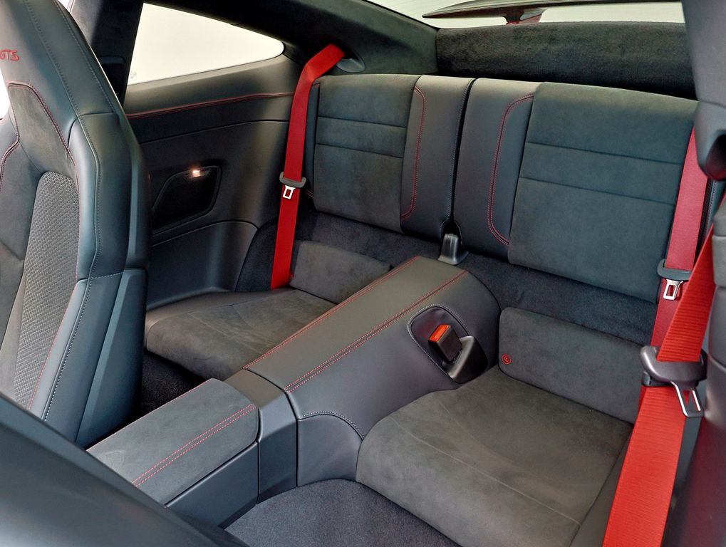 Porsche 992 2025