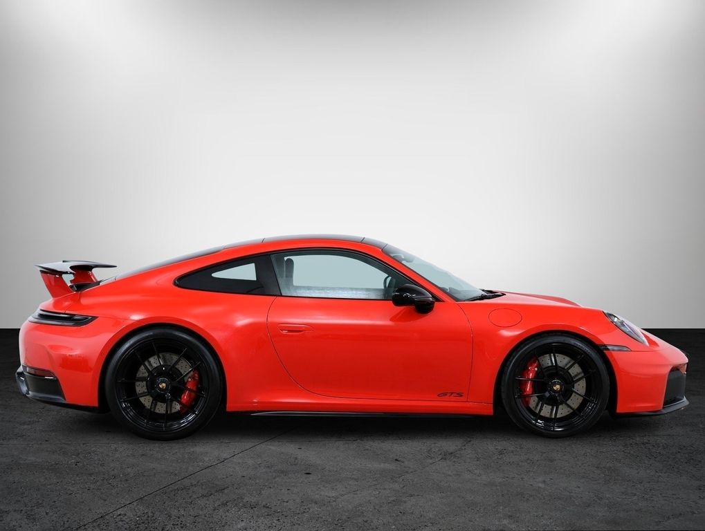Porsche 992 2025