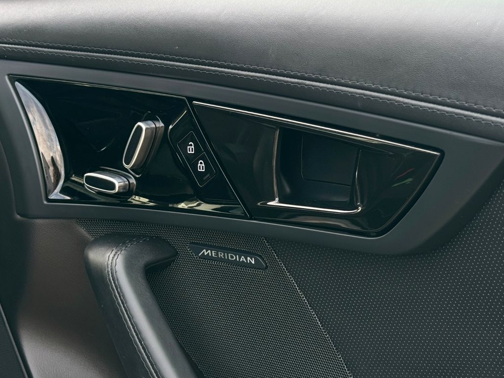Jaguar F-Type 2021