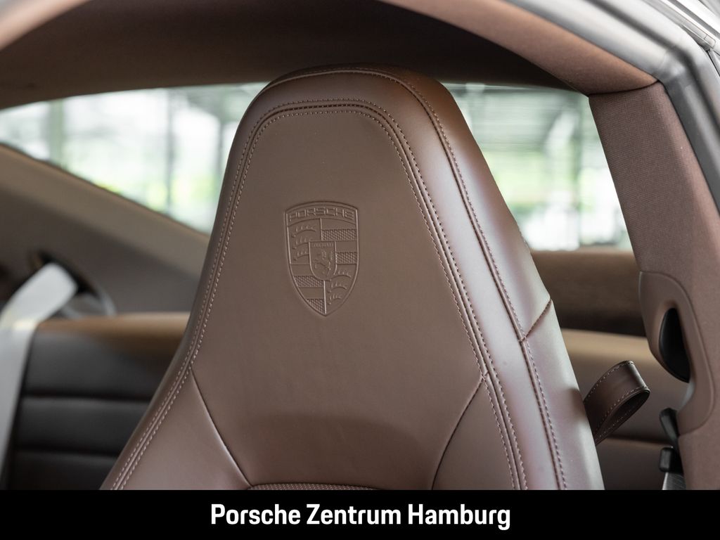 Porsche 992 2025