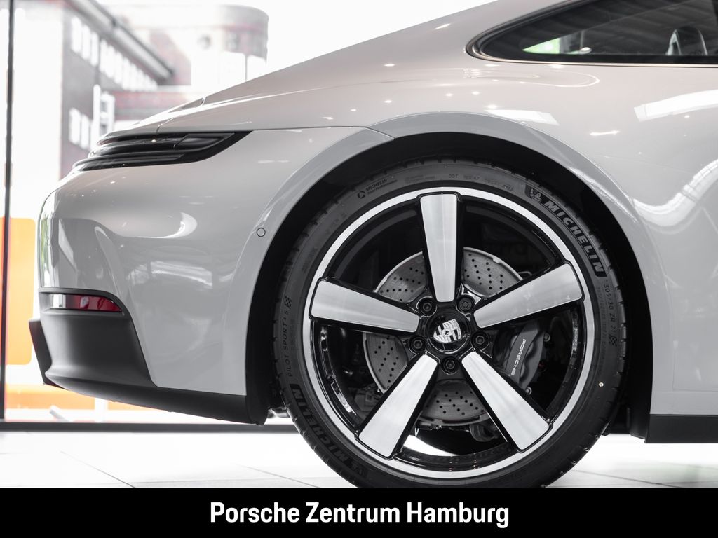 Porsche 992 2025
