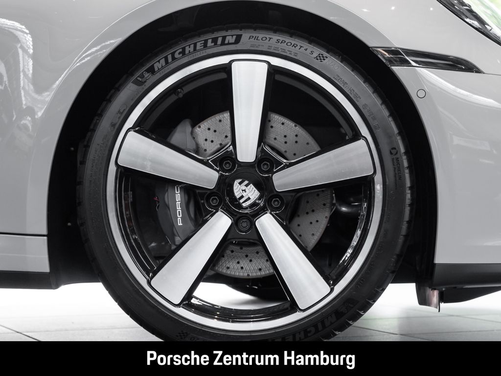 Porsche 992 2025