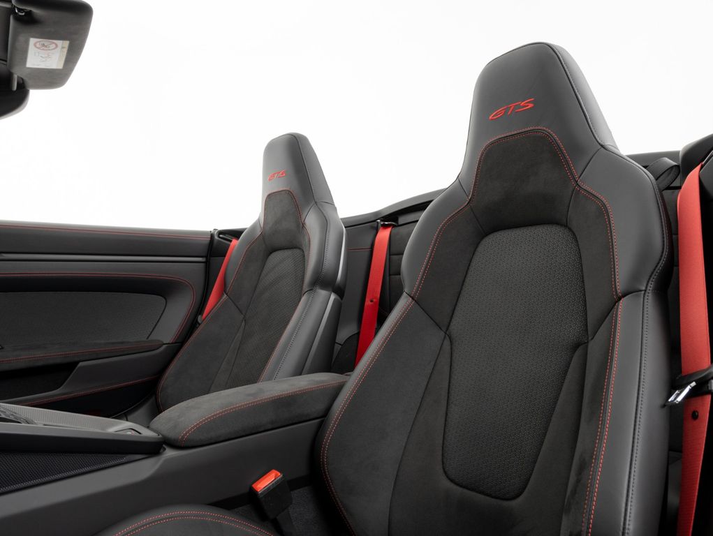 Porsche 992 2025