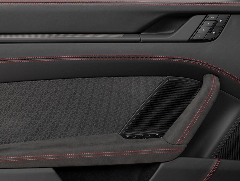 Porsche 992 2025