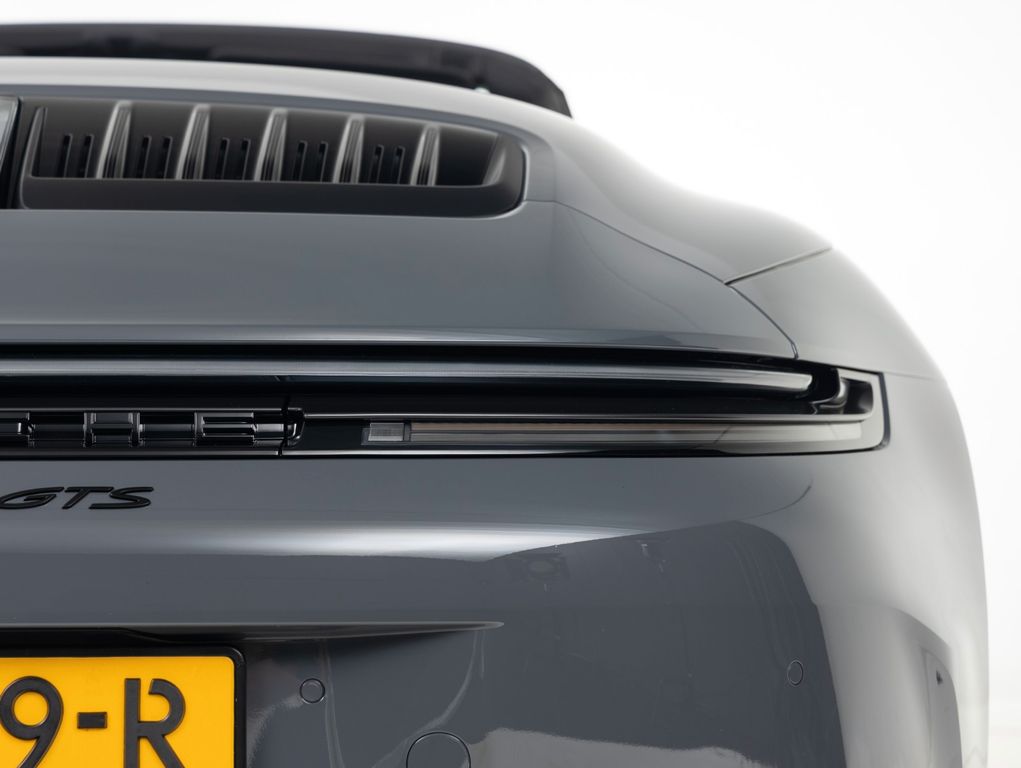 Porsche 992 2025