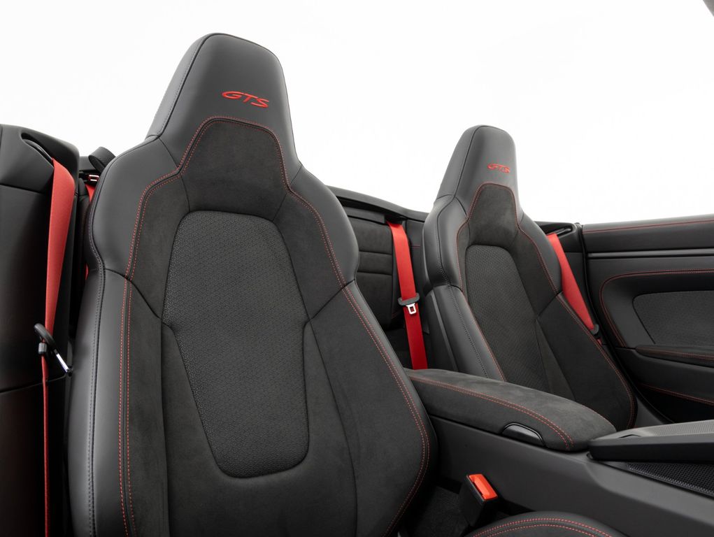 Porsche 992 2025