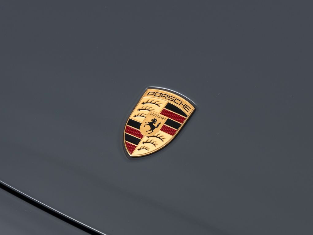 Porsche 992 2025