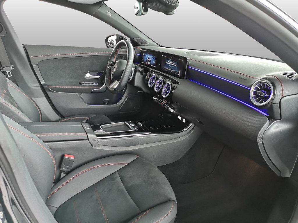 Mercedes-Benz CLA 180 2024