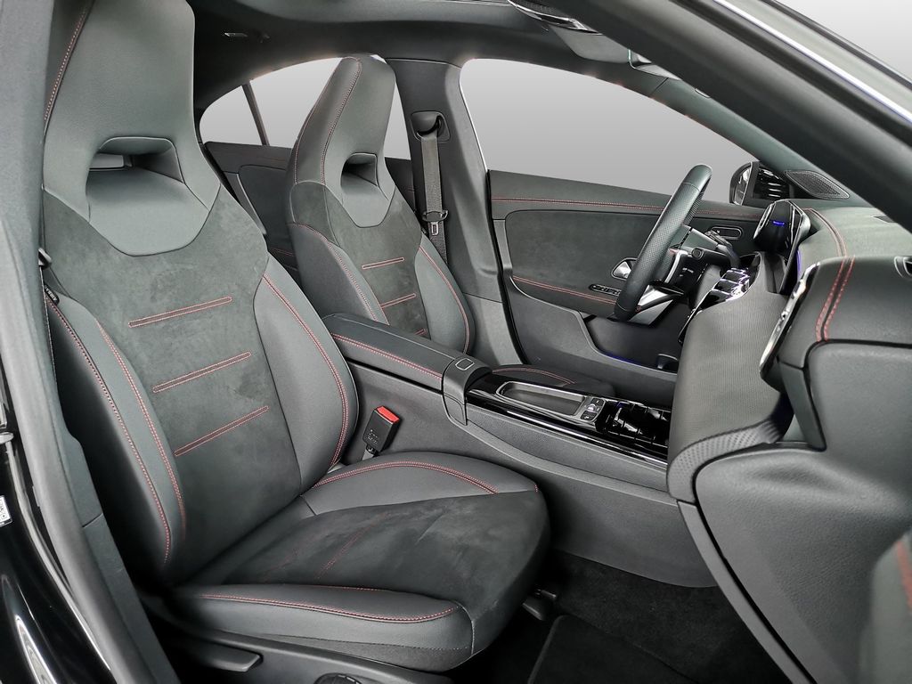 Mercedes-Benz CLA 180 2024