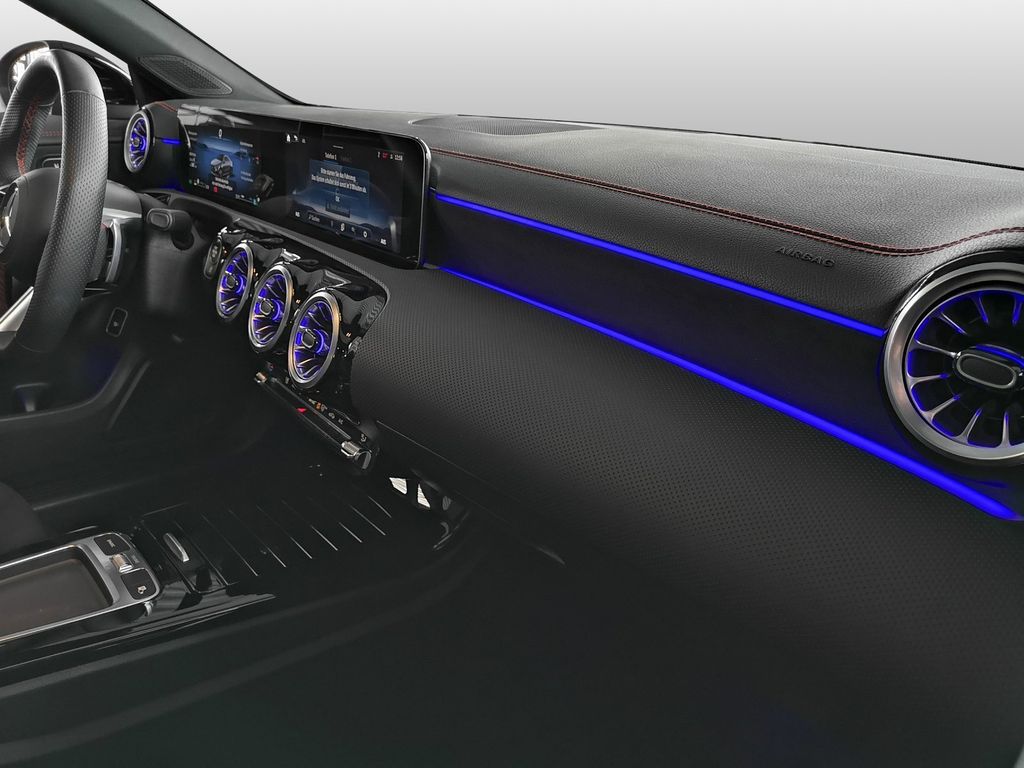 Mercedes-Benz CLA 180 2024