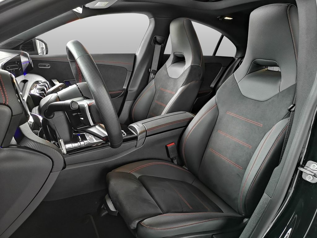 Mercedes-Benz CLA 180 2024