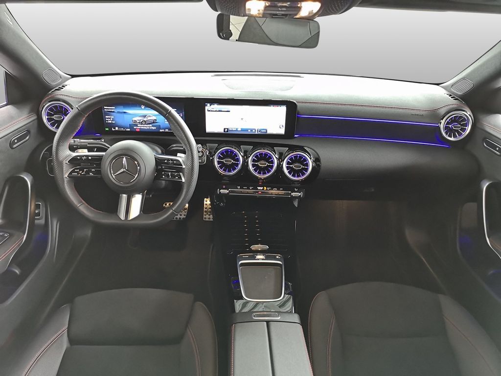 Mercedes-Benz CLA 180 2024