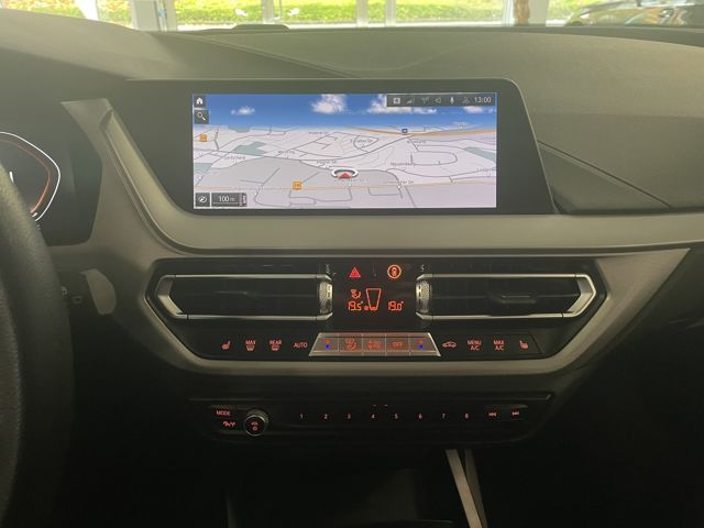 BMW 118 2021