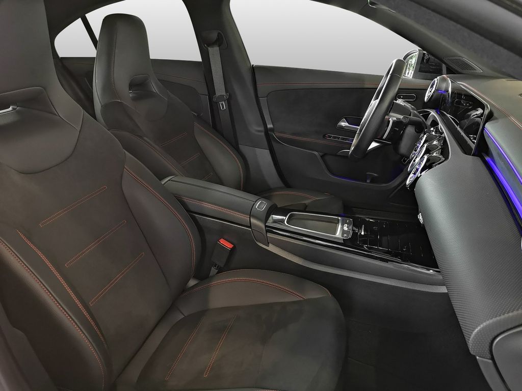 Mercedes-Benz CLA 200 2024