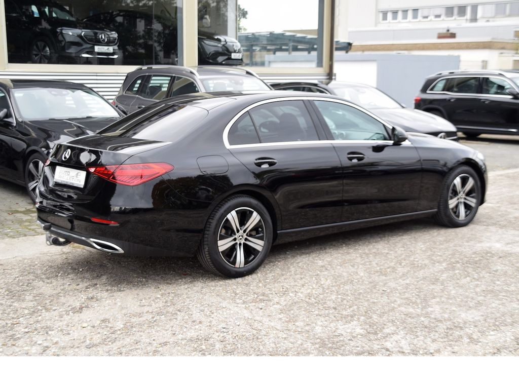 Mercedes-Benz C 220 2025