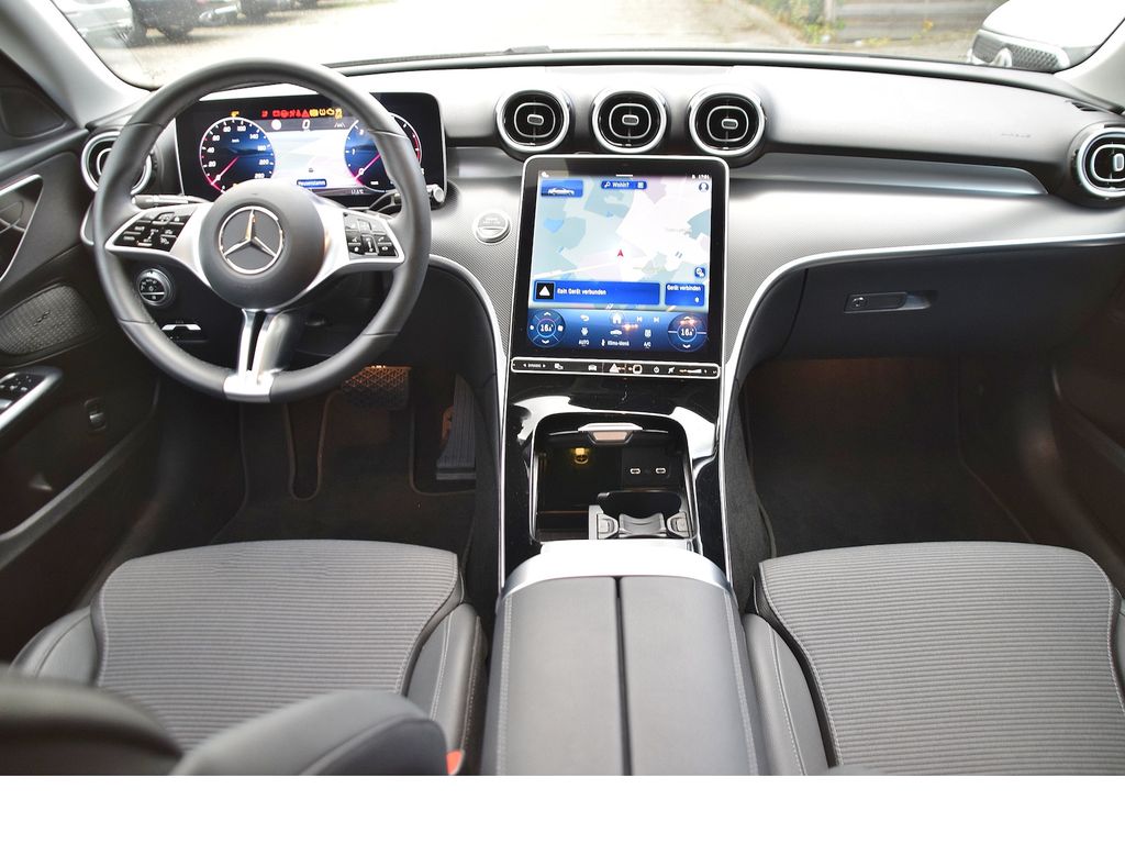 Mercedes-Benz C 220 2025