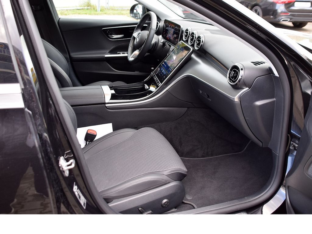 Mercedes-Benz C 220 2025