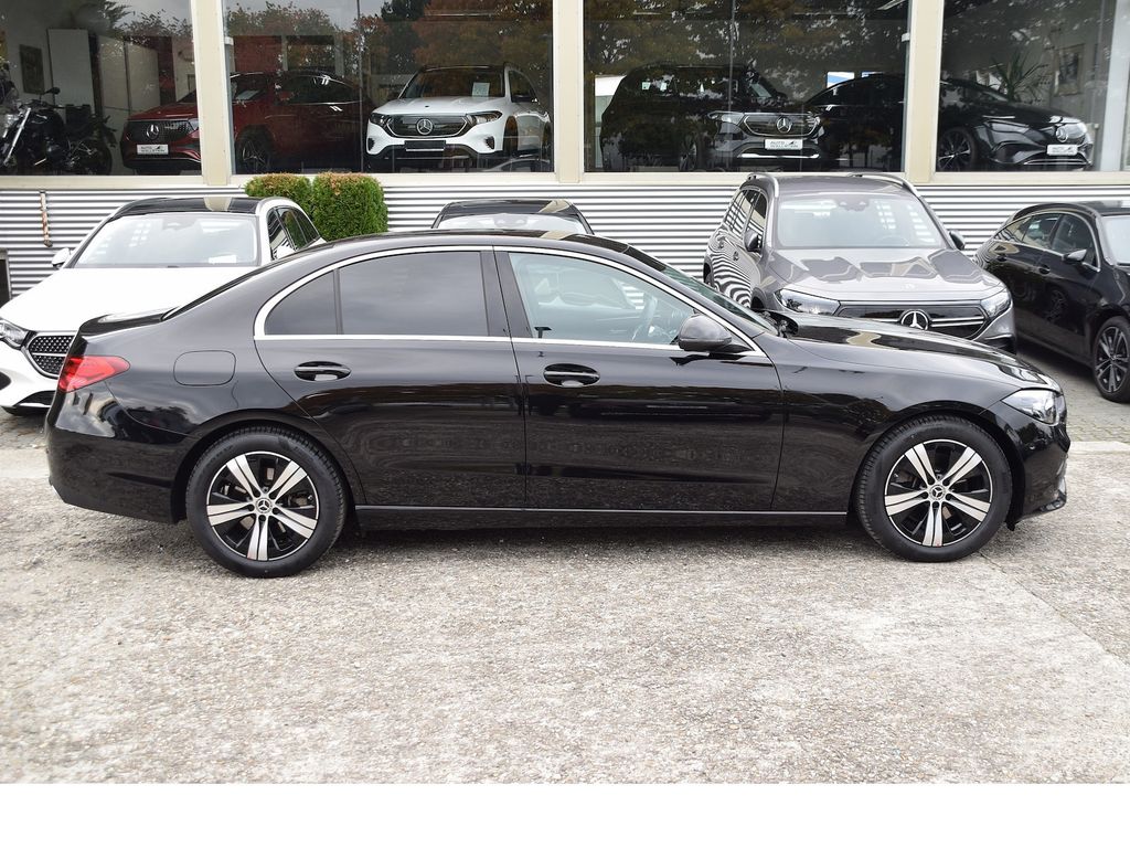 Mercedes-Benz C 220 2025