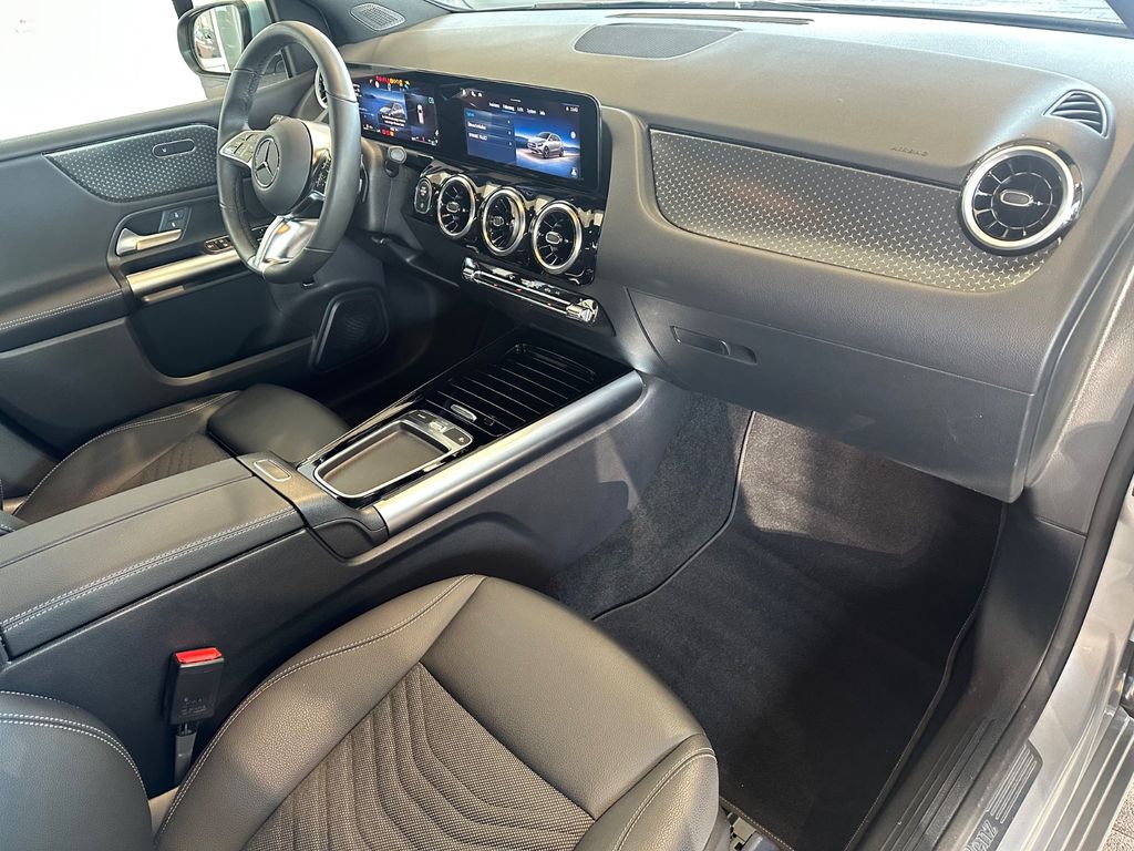 Mercedes-Benz B 180 2024