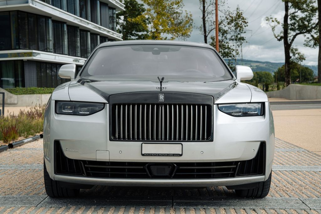 Rolls-Royce Ghost 2025