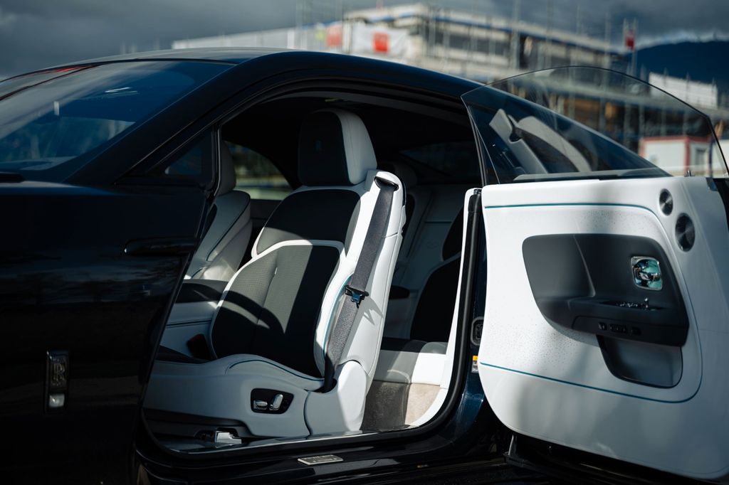 Rolls-Royce Spectre 2025