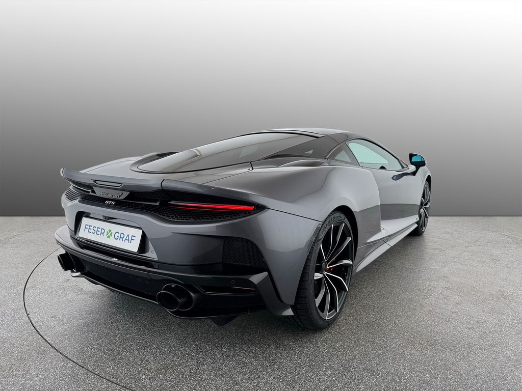 McLaren GT 2025