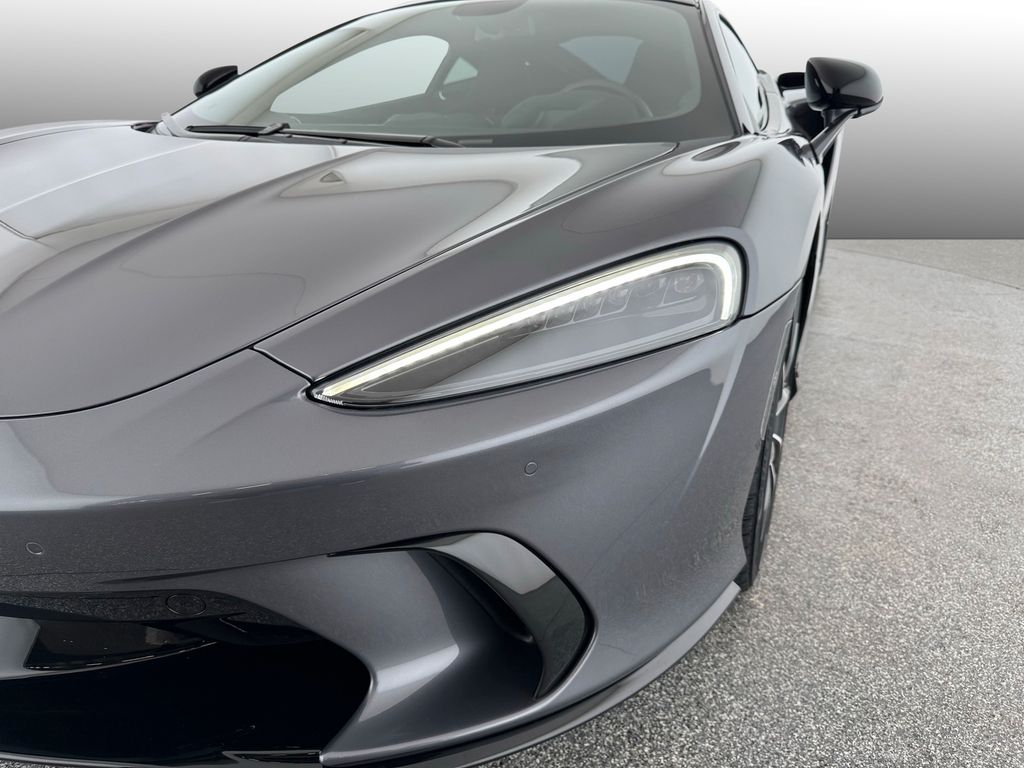 McLaren GT 2025