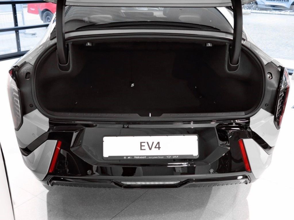 Kia EV4 2025