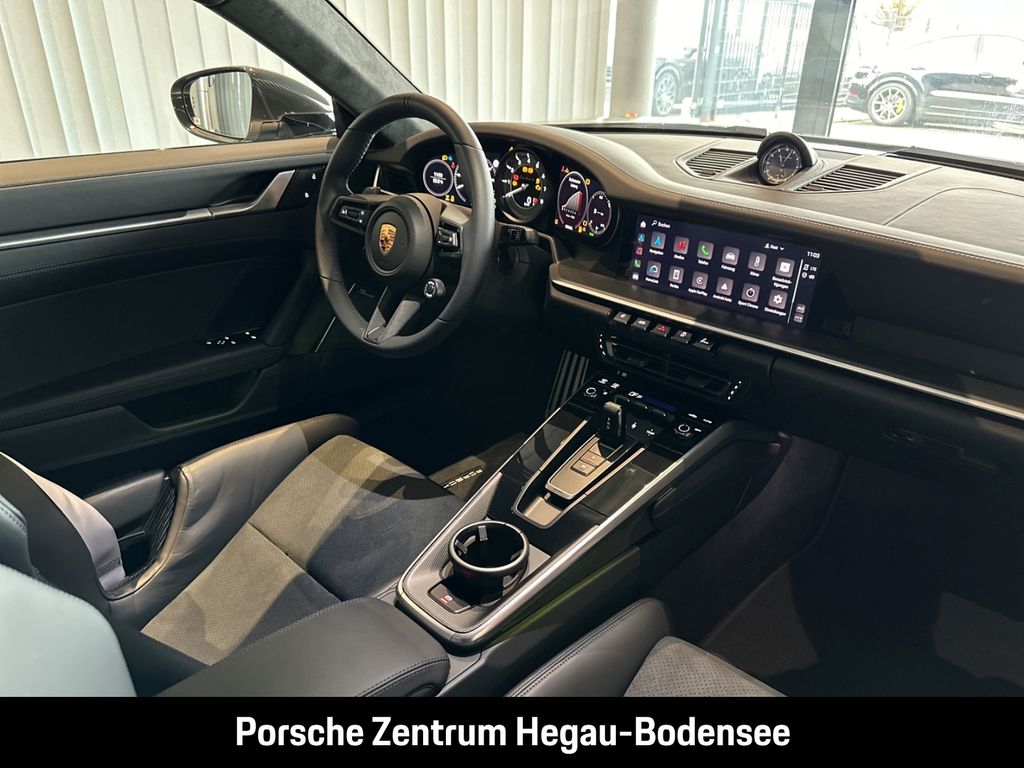Porsche 992 2025