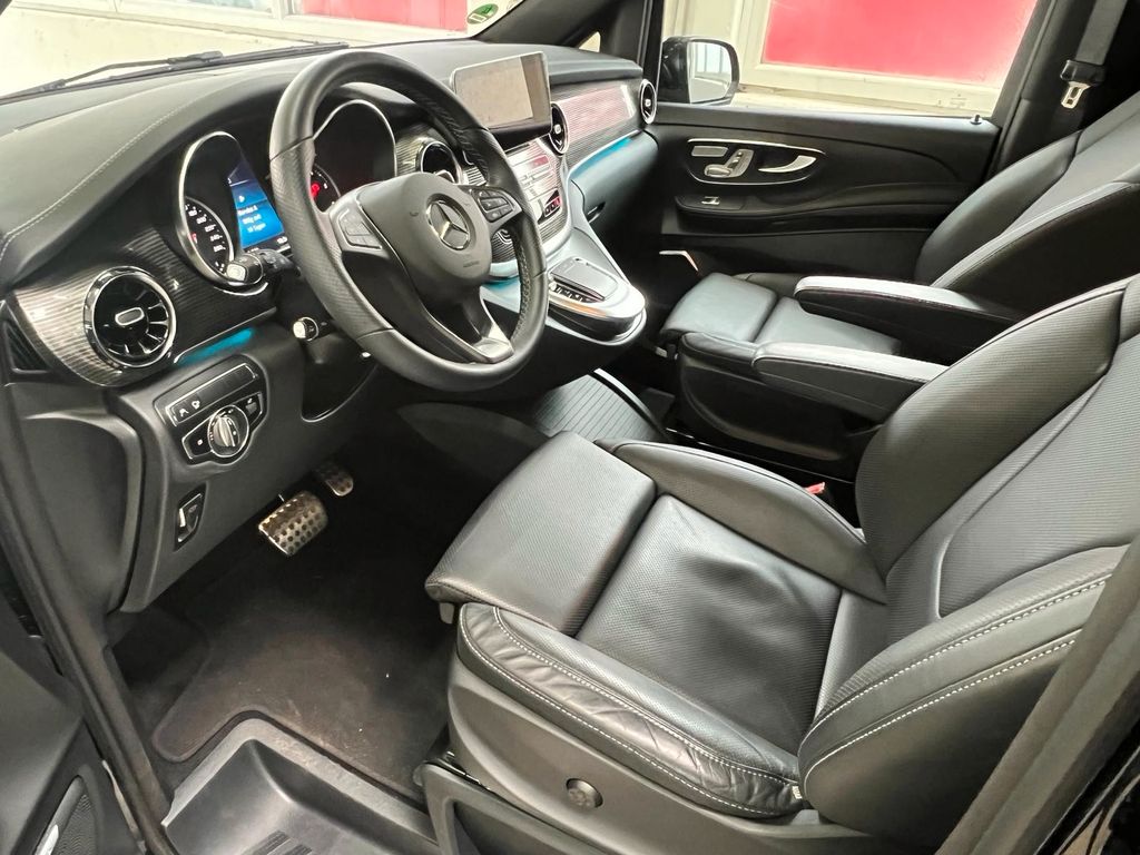 Mercedes-Benz V 300 2023