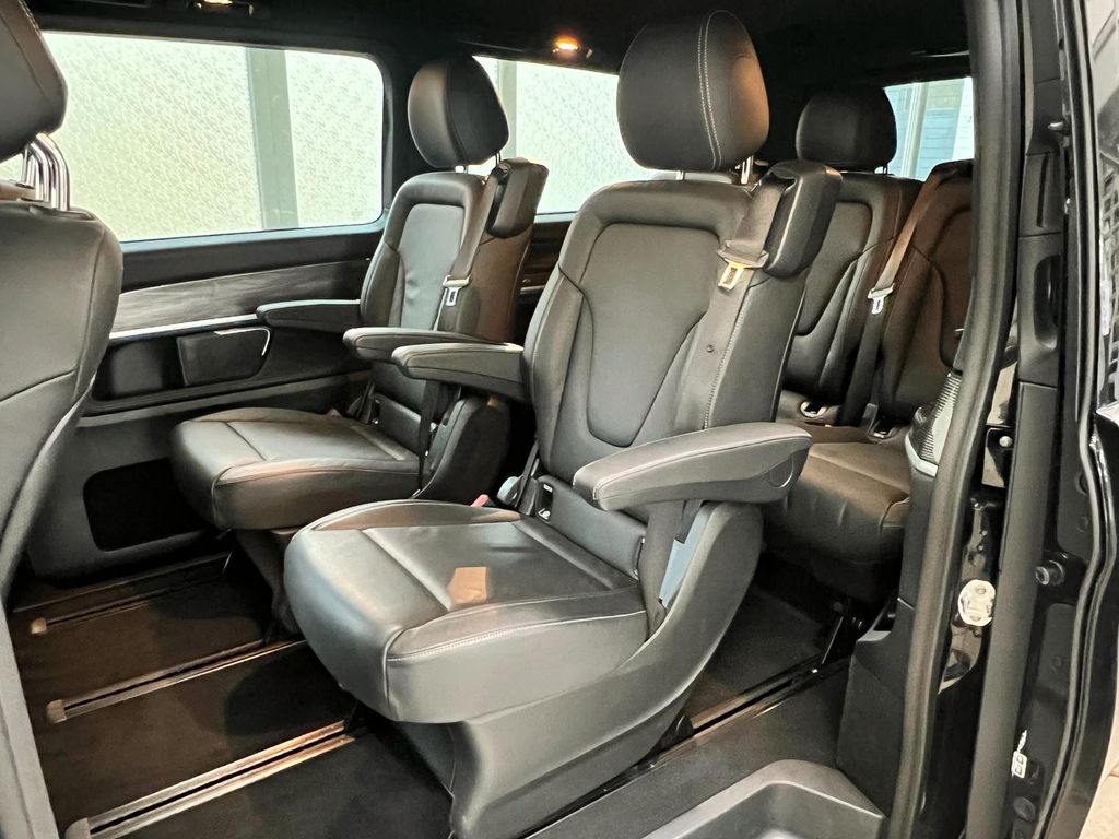 Mercedes-Benz V 300 2023