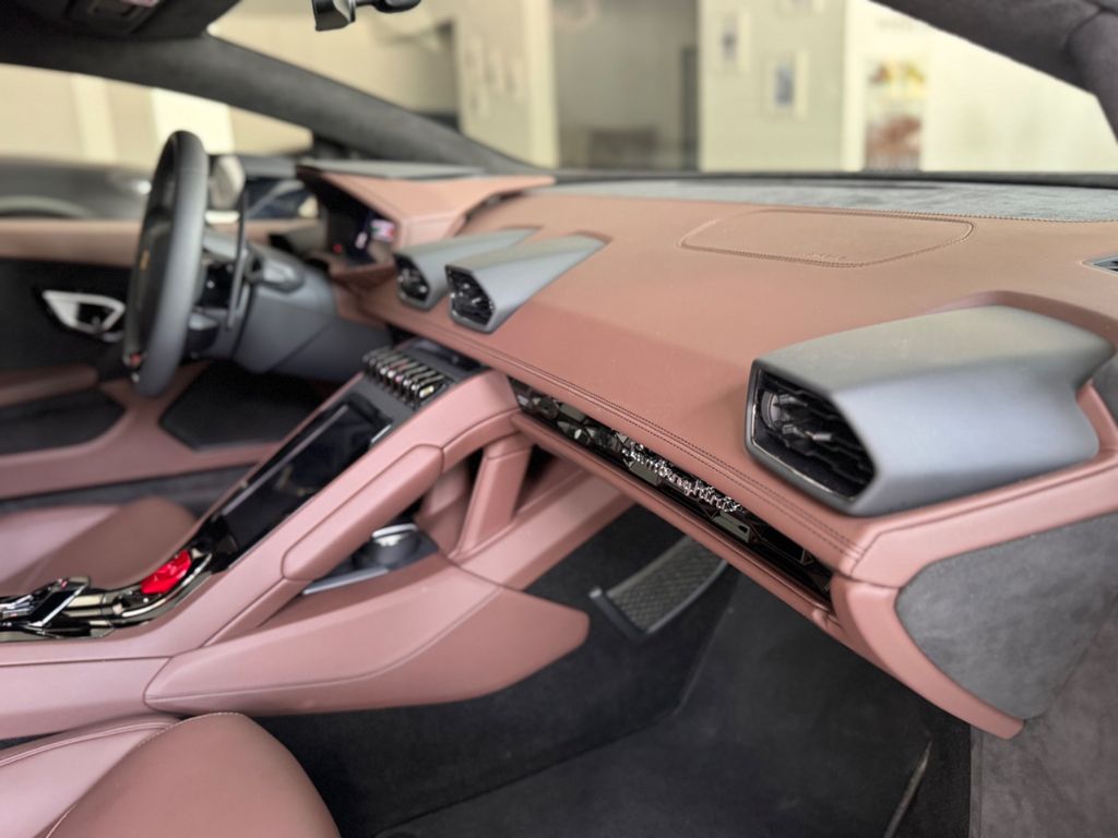 Lamborghini Huracán 2024