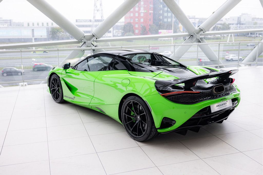McLaren 750S 2025