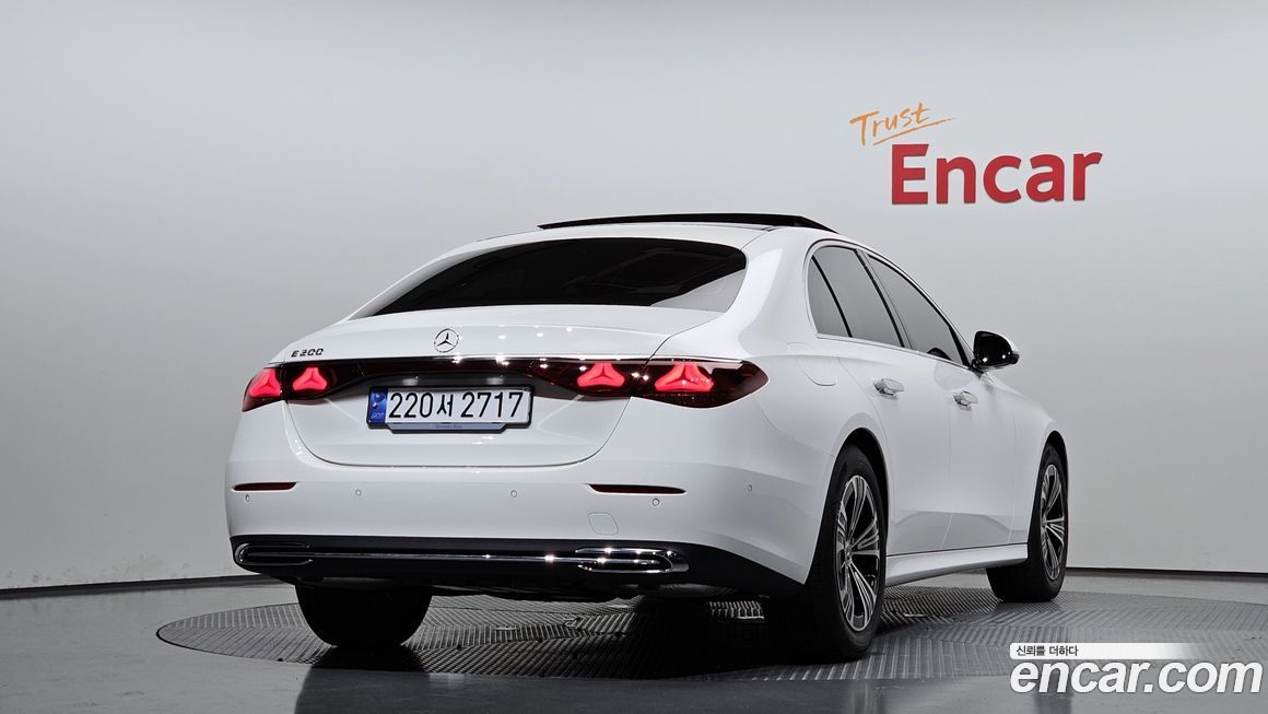 Mercedes-Benz E-Class 2025