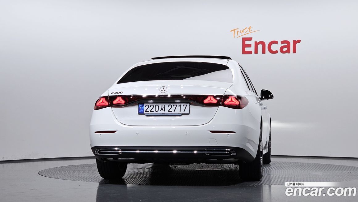 Mercedes-Benz E-Class 2025