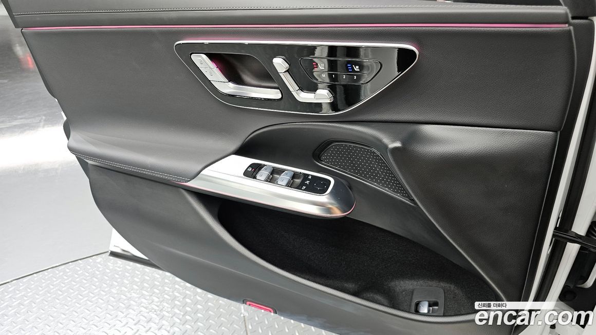 Mercedes-Benz E-Class 2025