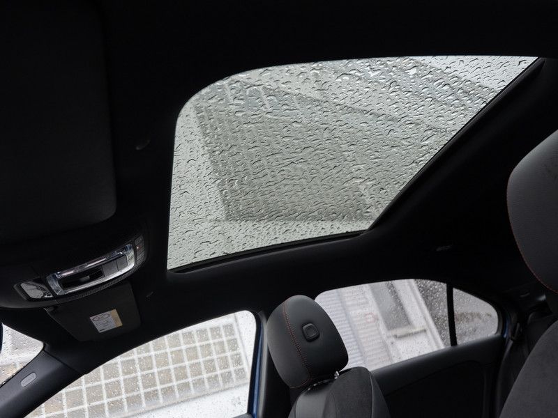 Mercedes-Benz A 220 2024