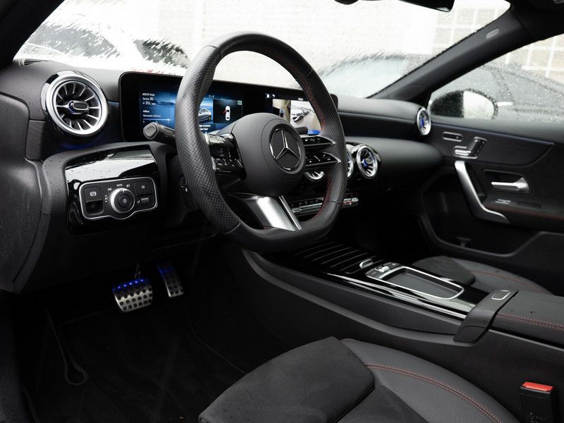 Mercedes-Benz A 220 2024