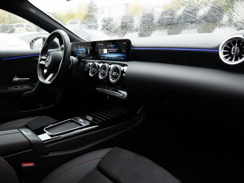 Mercedes-Benz A 220 2024