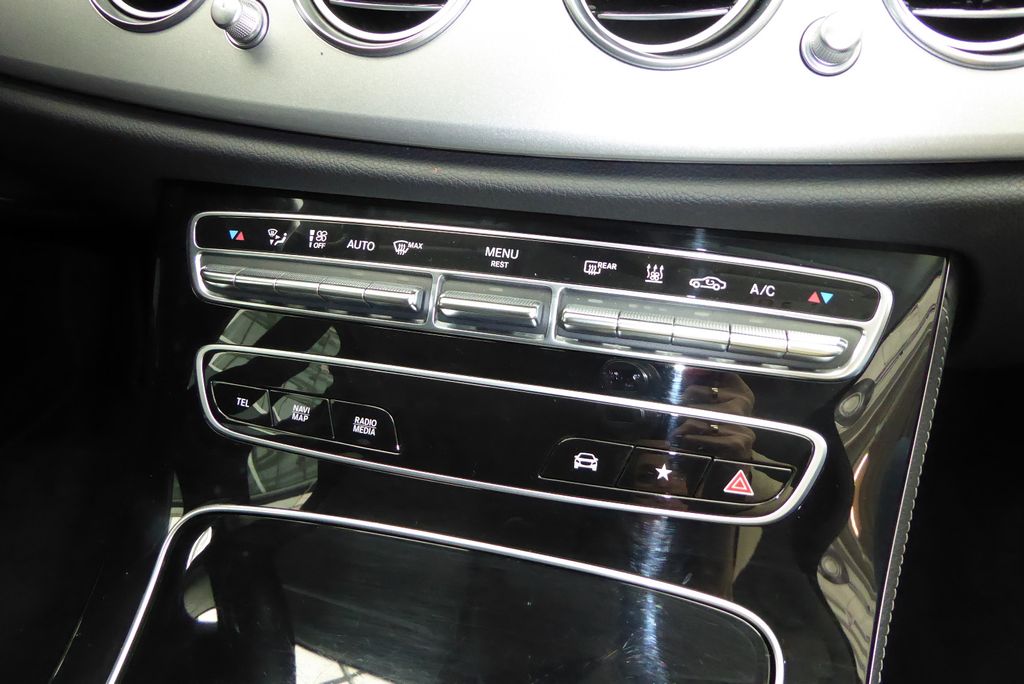 Mercedes-Benz E 300 2022