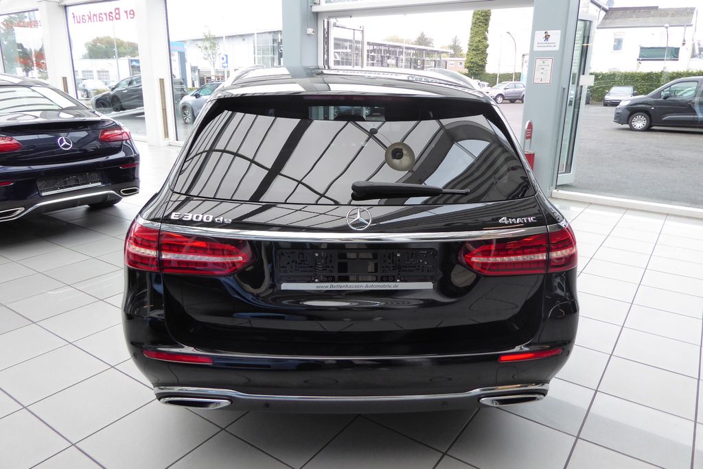 Mercedes-Benz E 300 2022